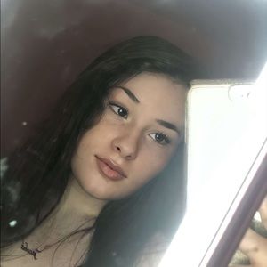 Meet your Posher, Delana